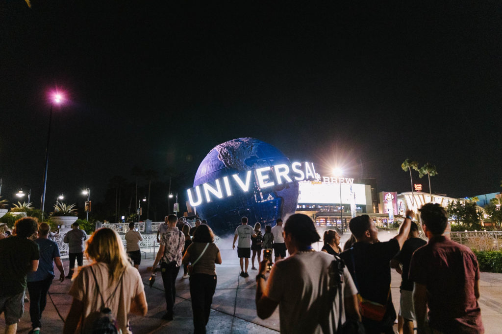 Universal Theme Park Is Site of Summit Closing Bash