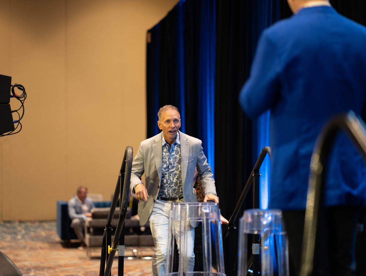 ‘Undercover Billionaire’ Glenn Stearns Talks ‘InteGRITy’ | eXp Life